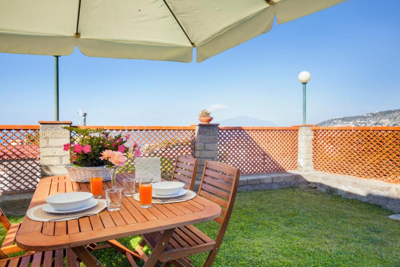 Shanti Home - Restaurant Di Aversano Salvatore Сорренто Экстерьер фото