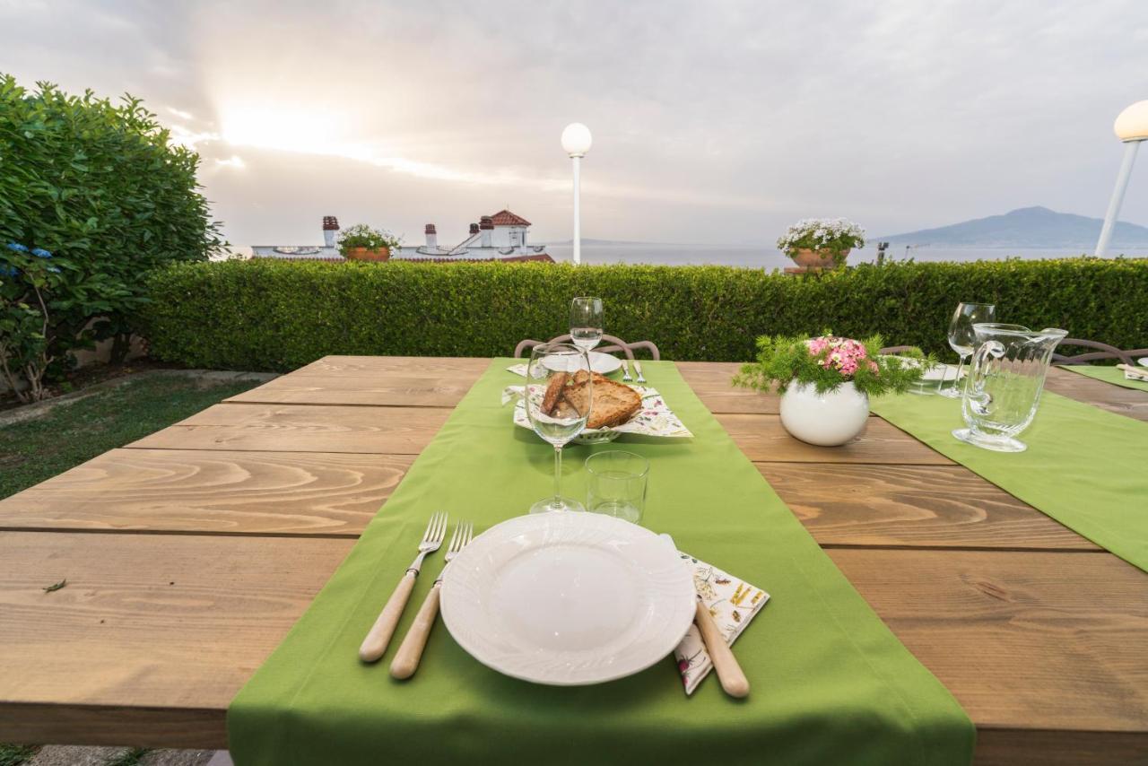 Shanti Home - Restaurant Di Aversano Salvatore Сорренто Экстерьер фото